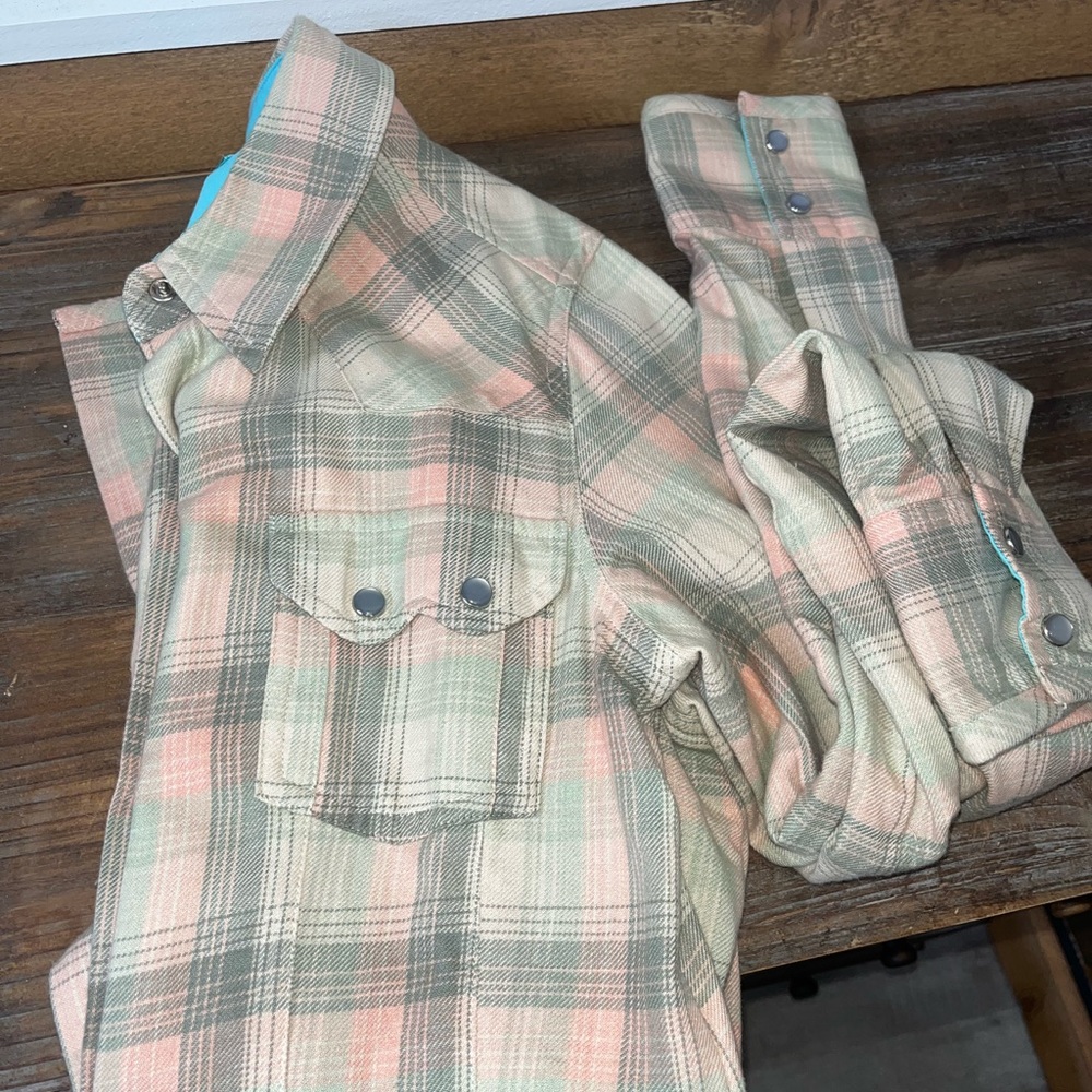 New Tasha Polizzi Western Pearl Snap button front warm flannel Shirt pink/gr… - Picture 8 of 16